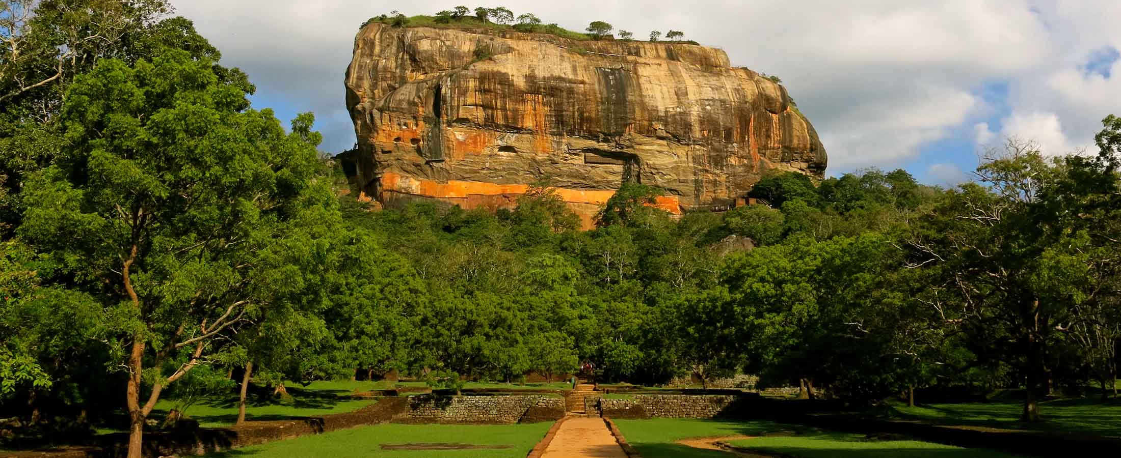 Visit Holiday Lanka tours